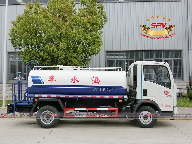 4,000 Litres Mobile Water Truck Sinotruk-RS